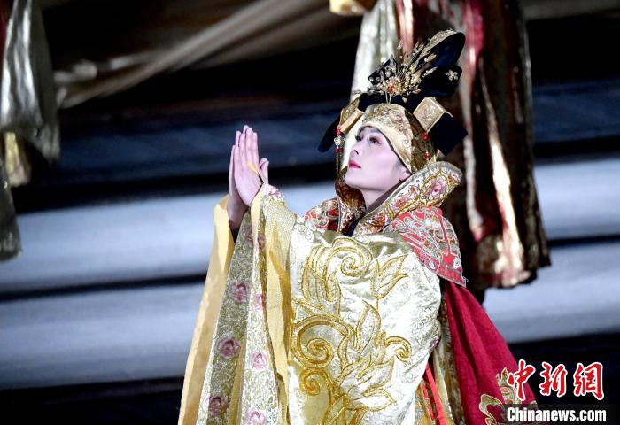 3月17日，西藏拉薩，《文成公主》大型史詩(shī)劇演出現(xiàn)場(chǎng)。　李林 攝