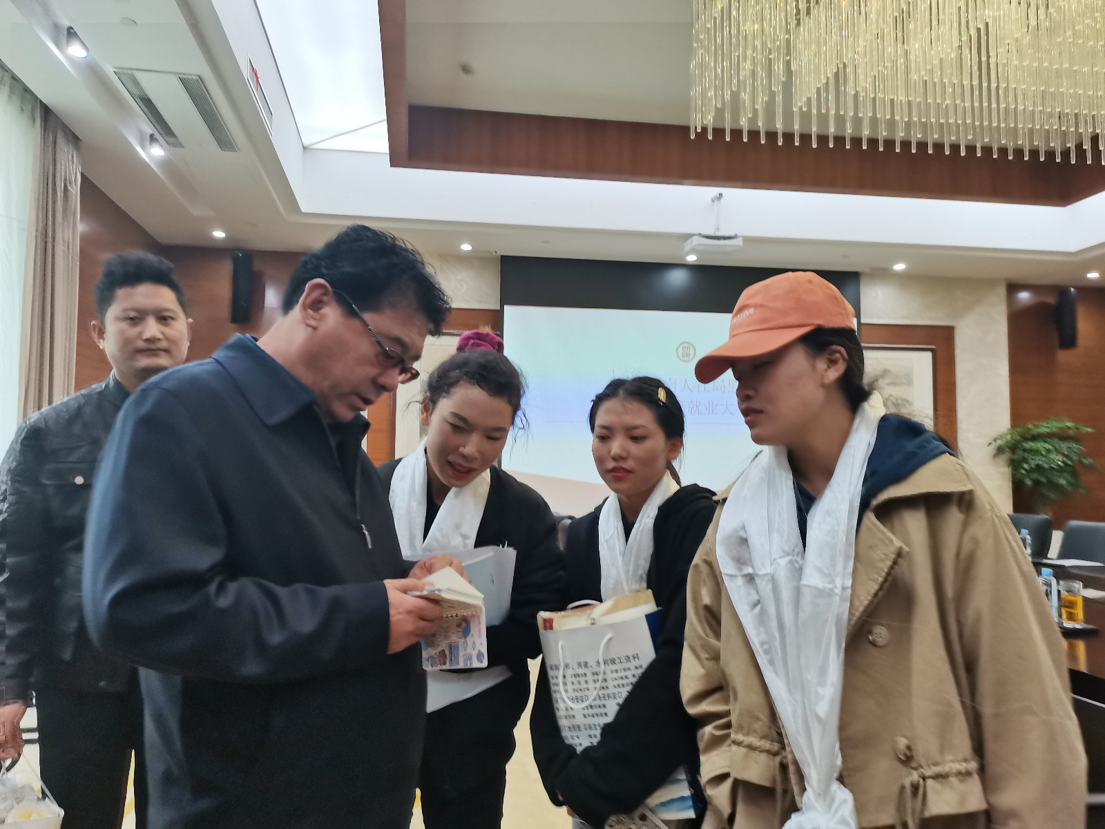 酥油糌粑和辣椒-遠(yuǎn)道而來的家鄉(xiāng)味道(1225132)-20211027085334.jpg 酥油糌粑和辣椒-遠(yuǎn)道而來的家鄉(xiāng)味道(1225132)-20211027085334.jpg