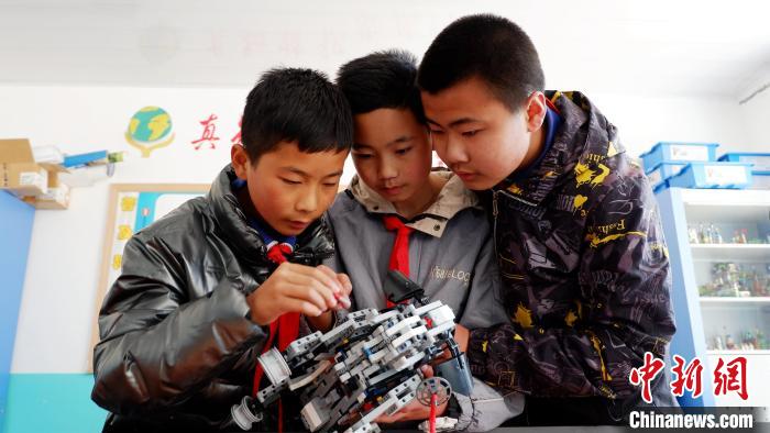 祁連山下青海門(mén)源:織密“陽(yáng)光天使”保護(hù)大網(wǎng)絡(luò)