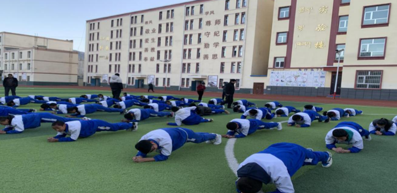 青?，斍撸寒惖剞k班讓孩子享受優(yōu)質教育