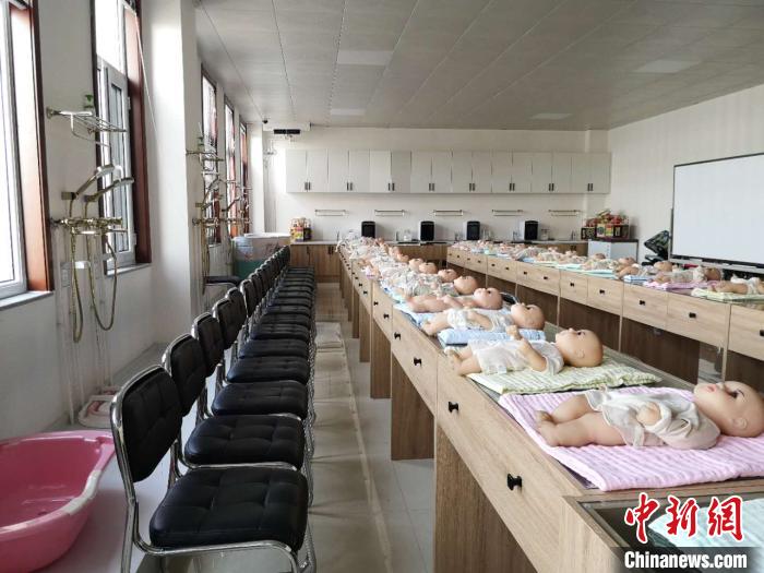 由人社部重點幫扶打造的“天鎮(zhèn)保姆”，已成為全國知名的勞務(wù)輸出品牌?！》尔惙?攝