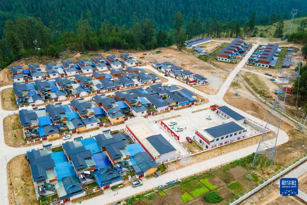 西藏林芝：易地搬遷，迎來幸福新生活