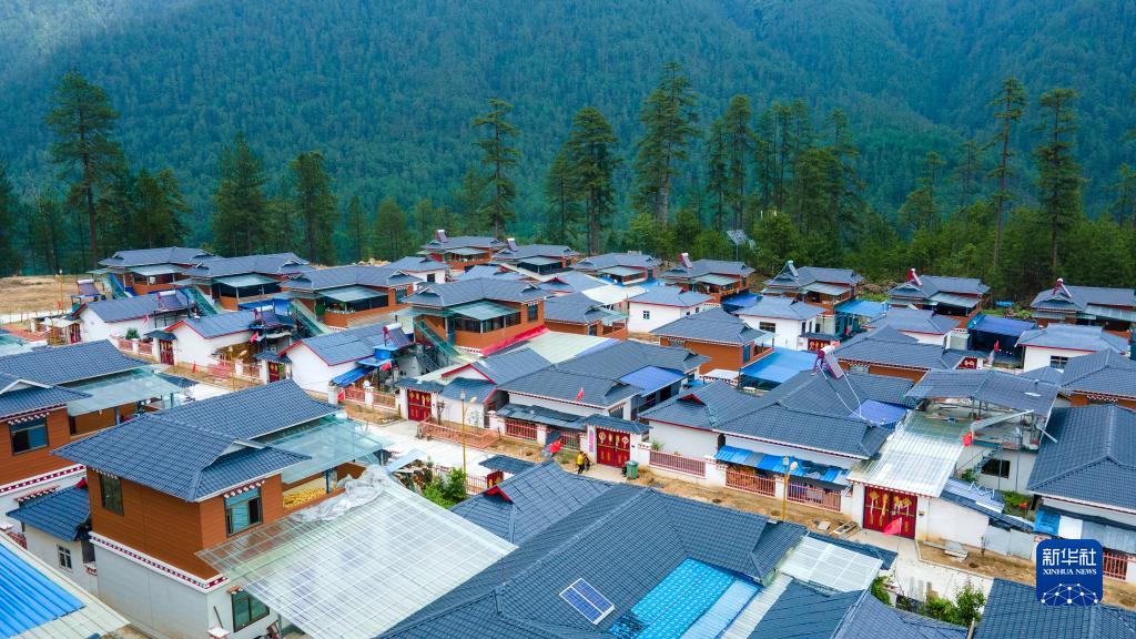 西藏林芝：易地搬遷，迎來(lái)幸福新生活