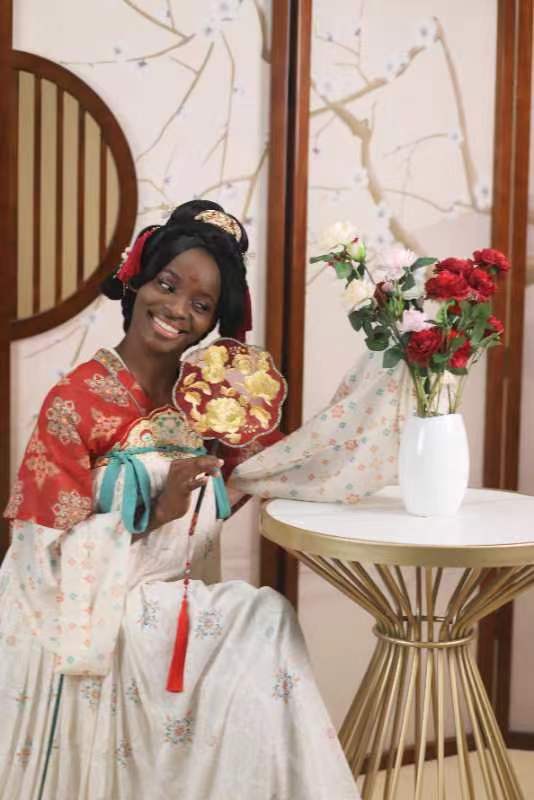 遇見中國|赤道幾內(nèi)亞的姑娘娜緹:“來中國學習是我一直以來的夢想”