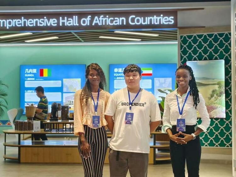 遇見中國|赤道幾內(nèi)亞的姑娘娜緹:“來中國學習是我一直以來的夢想”