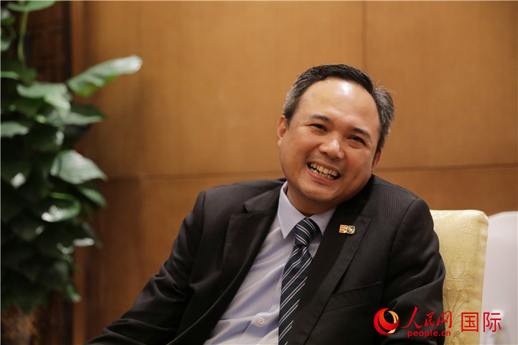 馬來(lái)西亞駐南寧總領(lǐng)事館總領(lǐng)事阿哈默·法蒂爾·伊斯邁爾在2024中國(guó)-東盟教育交流周期間接受人民網(wǎng)專訪。人民網(wǎng) 王婧攝