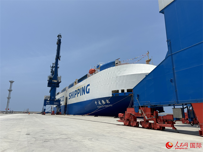 當(dāng)?shù)貢r(shí)間11月15日，?？吭阱X(qián)凱港的船只。人民網(wǎng)記者 周雨攝