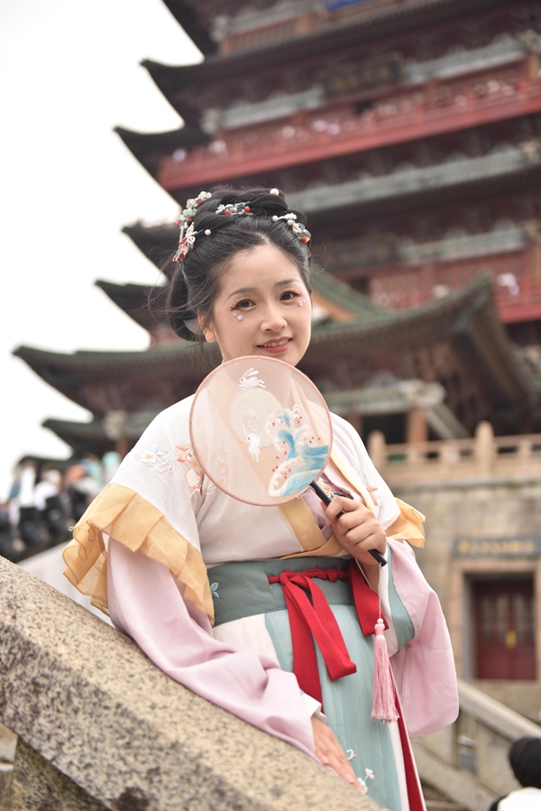 南昌滕王閣“古風(fēng)游”。受訪者供圖