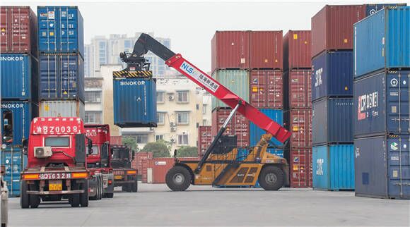 02 西部陸海新通重慶無水港。華龍網(wǎng) 通訊員郭晉 攝