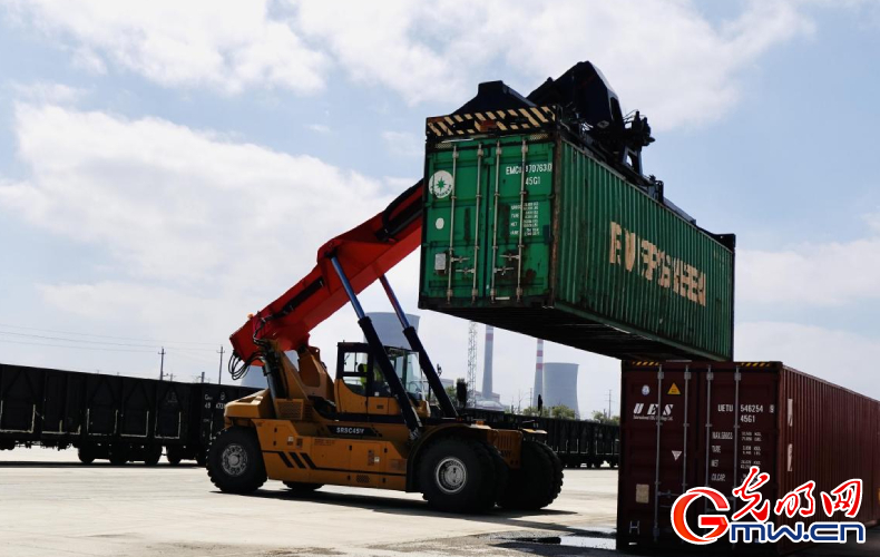 發(fā)現(xiàn)最美鐵路｜鐵龍奔騰！抒寫中歐班列草原絲路新篇章