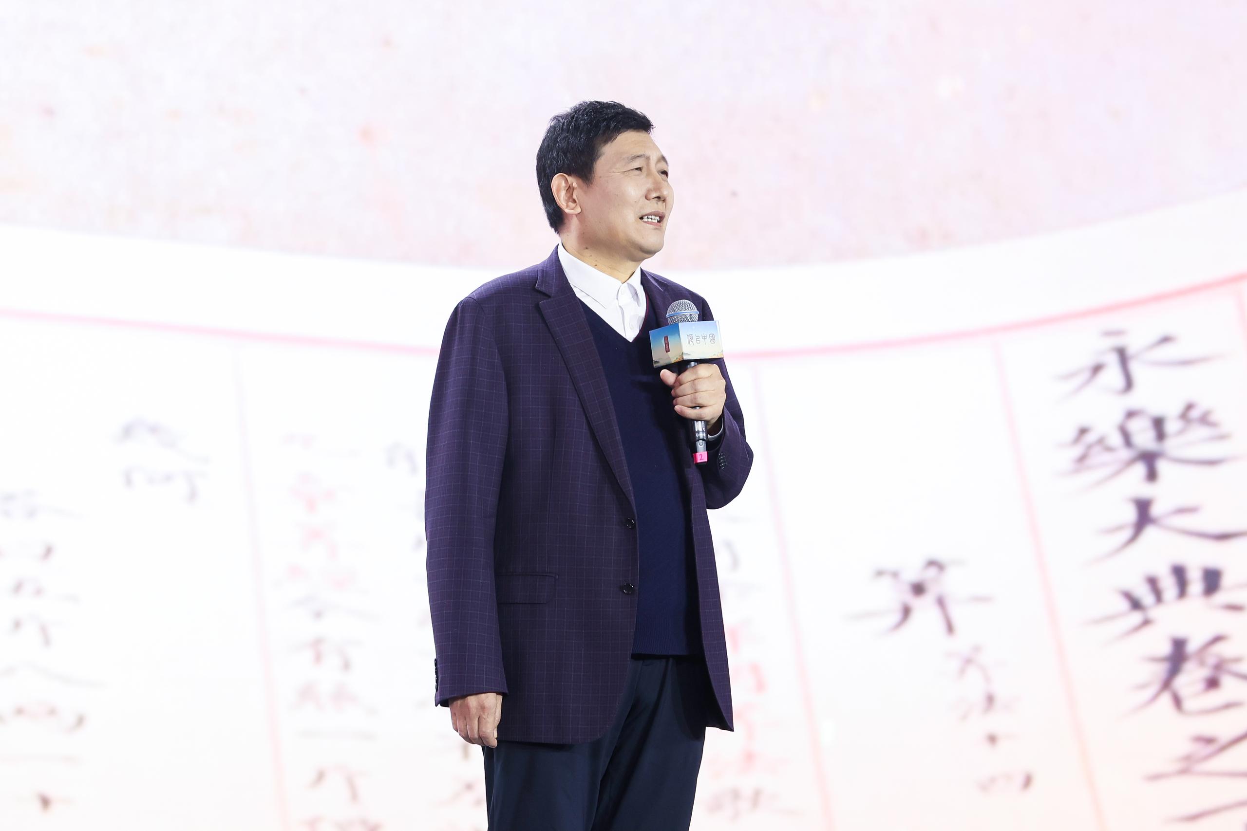 山東大學(xué)文學(xué)院講席教授、《文史哲》主編杜澤遜。人民視頻供圖