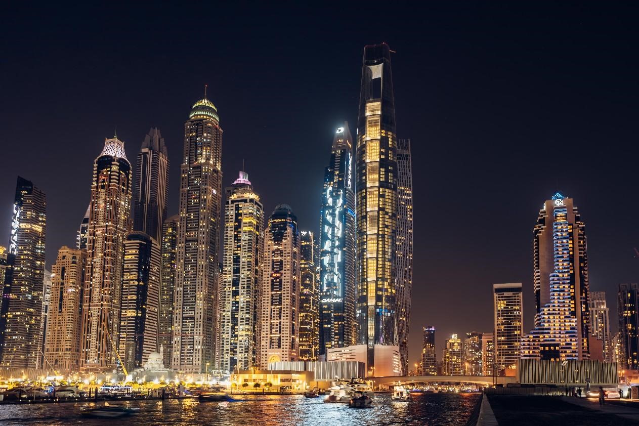 瑪瑞納地區(qū)夜景。中鐵十八局供圖