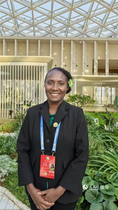 所羅門群島婦女、青年、兒童與家庭事務(wù)部新聞發(fā)言人尼祿·凡科莎接受人民網(wǎng)采訪。 人民網(wǎng) 吳詩敏攝