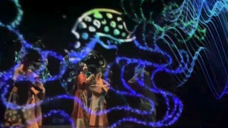 馬王堆復(fù)原動(dòng)態(tài)展《一念·辛追夢(mèng)》以多媒體視覺(jué)影像，為觀眾提供沉浸式視聽(tīng)感受。