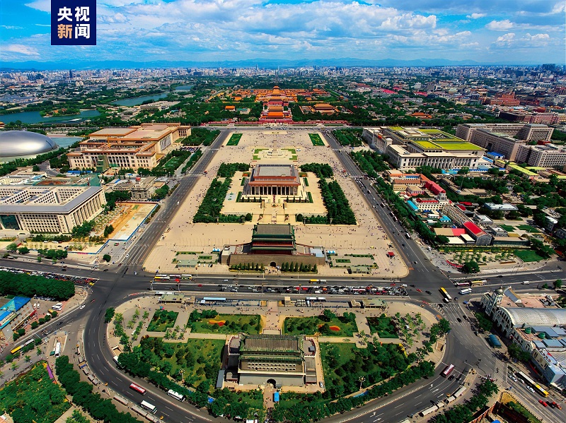 △全長7.8公里的北京中軸線上，分布有鐘鼓樓、景山、故宮等15處遺產(chǎn)構(gòu)成要素。