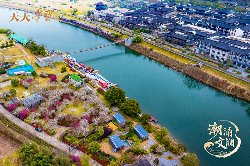 2025年2月17日，浙江紹興，嵊州市越劇小鎮(zhèn)和濕地公園梅花盛開。