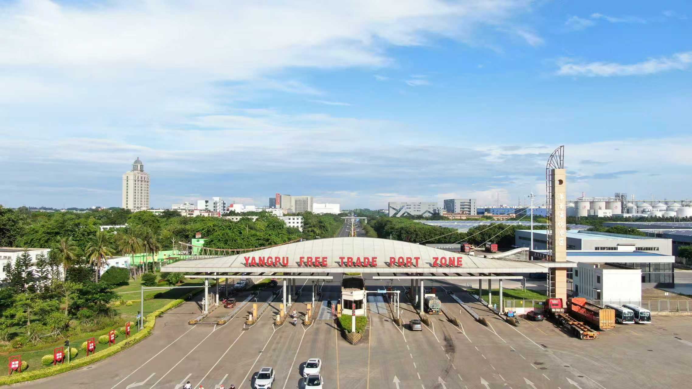 洋浦保稅港區(qū)。人民網(wǎng)記者 符武平攝