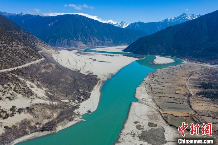 航拍米林丹娘佛掌沙丘景點?！『闻罾?攝