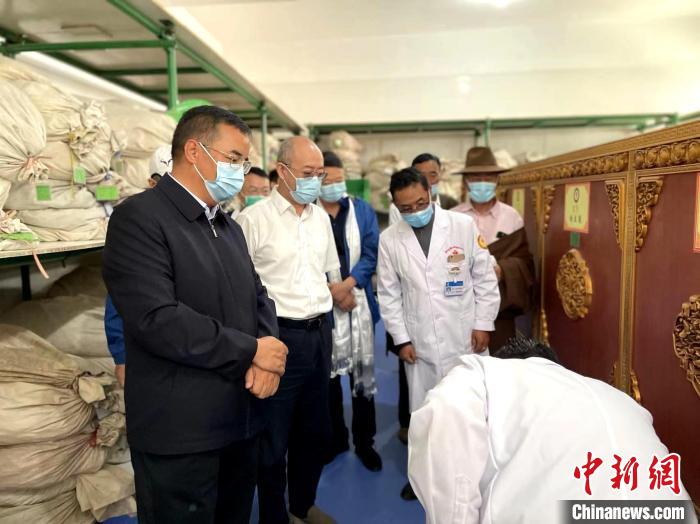 青海：“花式”取經(jīng)，傳承應(yīng)用多項(xiàng)中藏醫(yī)適宜技術(shù)