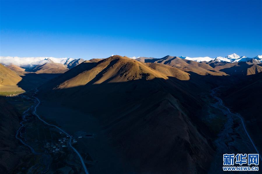 (新華視界)(3)鳥瞰珠峰