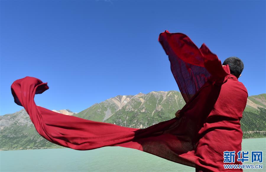 (新華視界)(5)嘉乃玉錯的悠閑時光