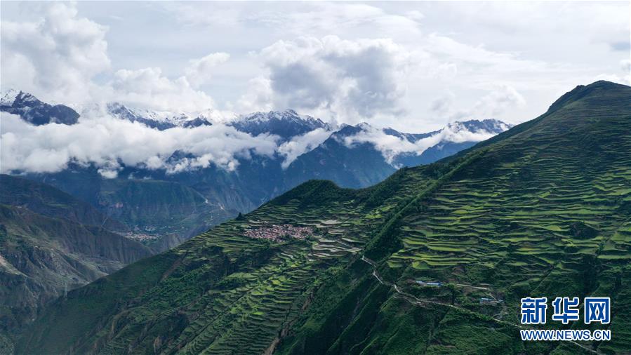 (美麗中國(guó))(2)甘肅舟曲:云霧飄渺 岷山如畫(huà)