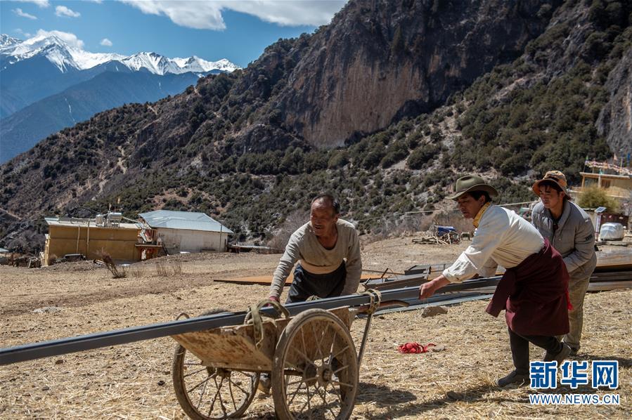 (決戰(zhàn)決勝脫貧攻堅·聚焦三區(qū)三州·圖文互動)(2)拓展新天地——云南迪慶藏區(qū)“新產(chǎn)業(yè)”掠影
