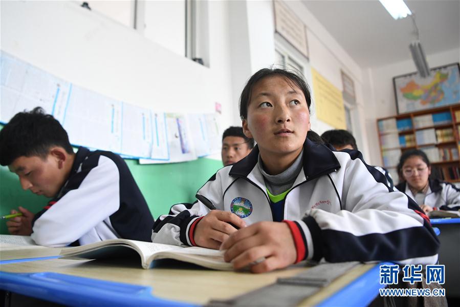 （體育·專題）（21）足球——踢球吧！草原女孩