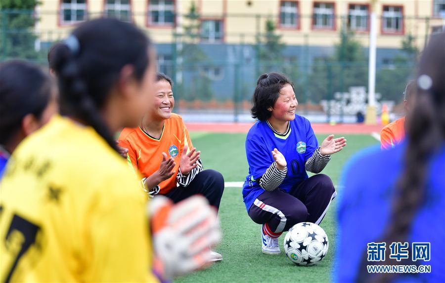 （體育·專題）（15）足球——踢球吧！草原女孩
