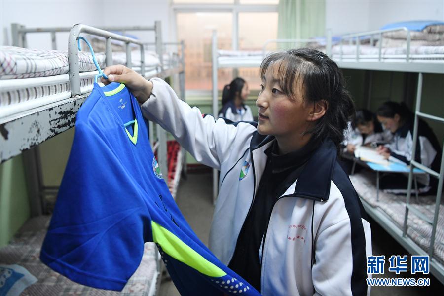 （體育·專題）（24）足球——踢球吧！草原女孩