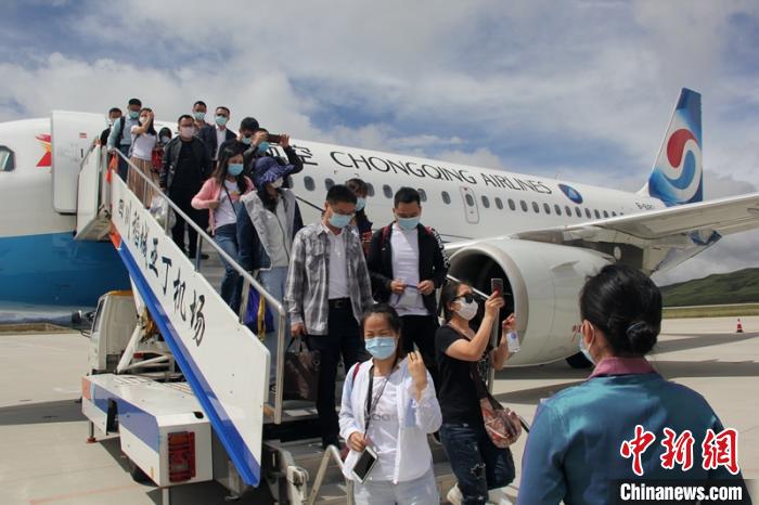 四川稻城經(jīng)重慶至廣東珠海航線(xiàn)正式開(kāi)通