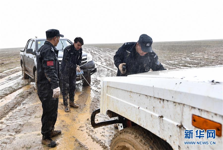 （圖文互動）（4）記者手記：可可西里，“挪”向“藏羚羊大產(chǎn)房”的14個半小時