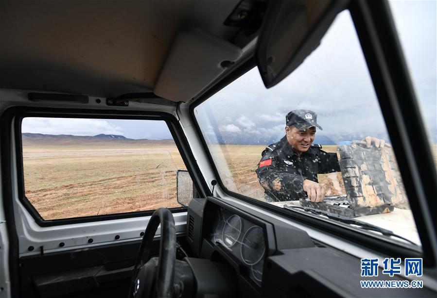 （圖文互動）（2）記者手記：可可西里，“挪”向“藏羚羊大產(chǎn)房”的14個半小時