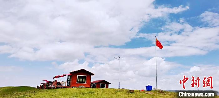 圖為地處同仁市加吾鄉(xiāng)東維村的農(nóng)家樂(lè)?！⑿憔?攝