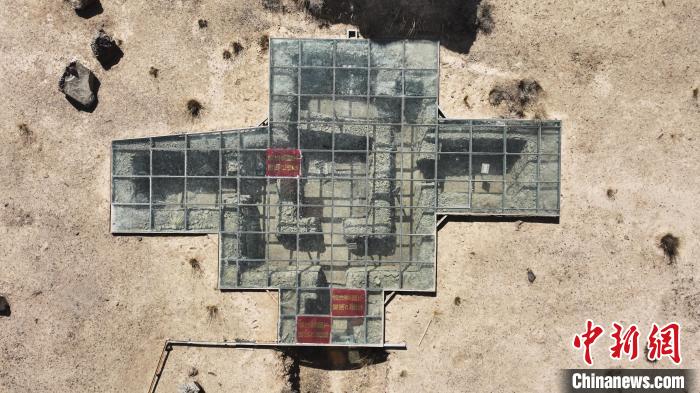 圖為被稱為“九層妖塔”的熱水墓群一號大墓?！●R銘言 攝