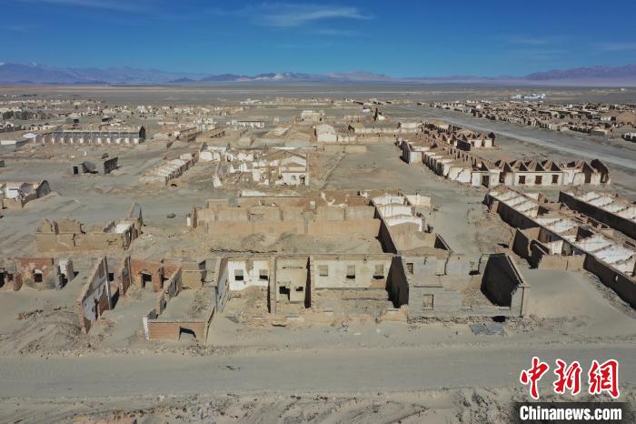 航拍青海省海西蒙古族藏族自治州茫崖市冷湖石油工業(yè)遺址保護區(qū)?！●R銘言 攝