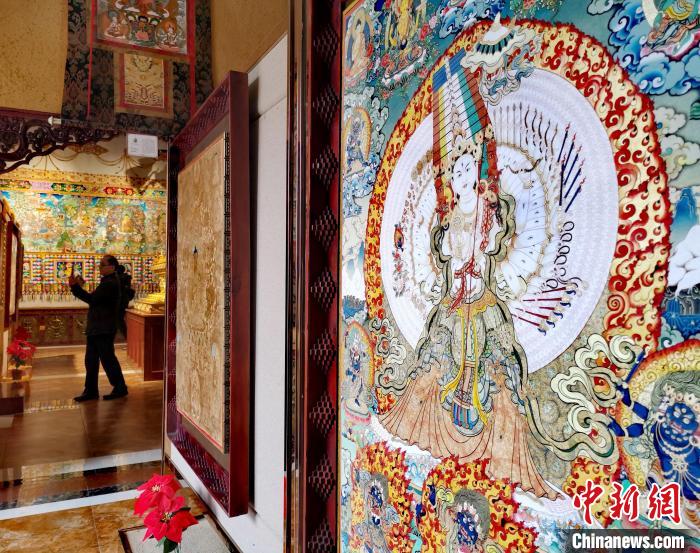 圖為熱貢唐卡?！?zhí)砀?攝