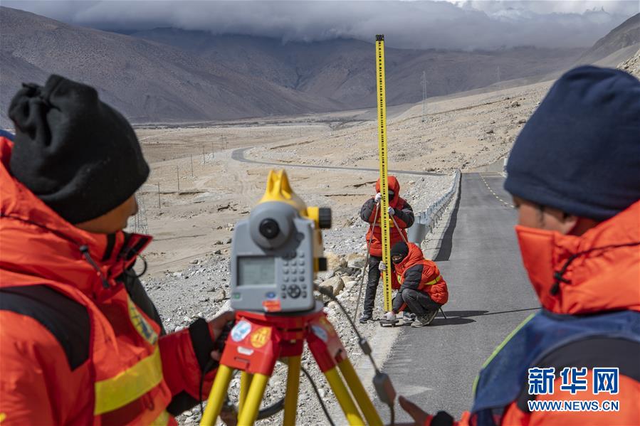 （新華全媒頭條·圖文互動(dòng)）（10）往更高處長(zhǎng)、往長(zhǎng)春北京方向移動(dòng)——來自海拔8848.86米的報(bào)告