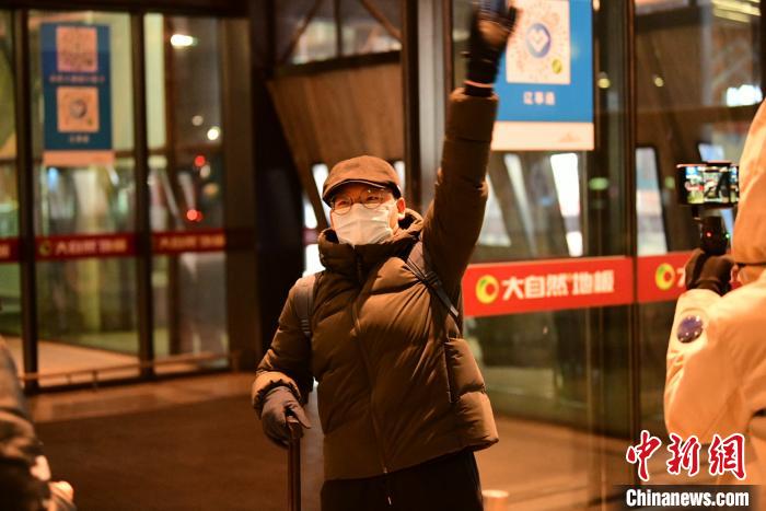 1月9日晚剛到沈陽?！¤F西區(qū)委宣傳部 攝