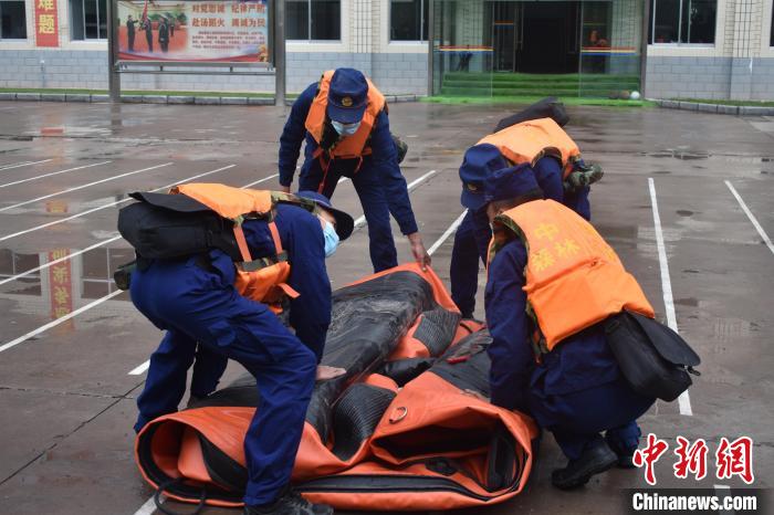 6分26秒！西藏森林消防開展防汛抗洪拉動(dòng)演練