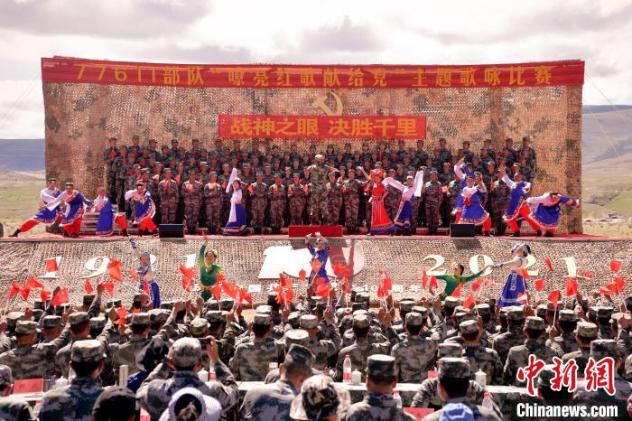 圖為主題歌詠比賽活動(dòng)現(xiàn)場(chǎng)。　馬成鎖 　攝