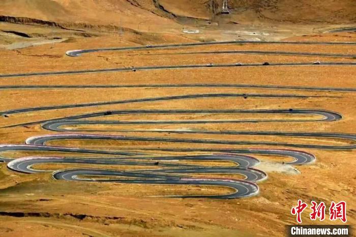 西藏珠峰邊境派出所:沒(méi)有白走的巡邏路每一步都算數(shù)