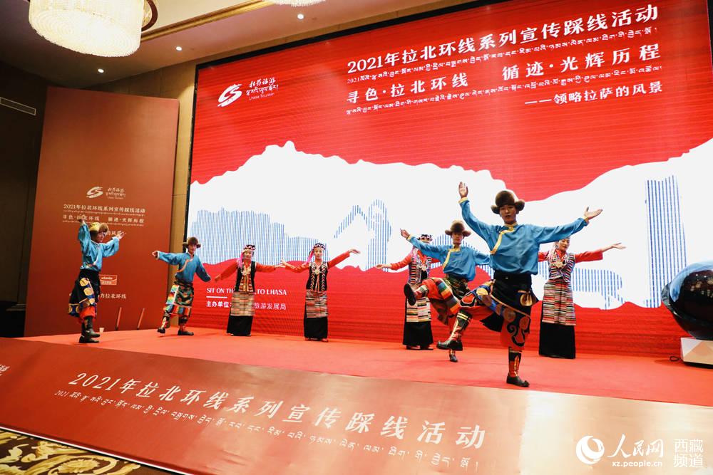 文藝表演。人民網(wǎng) 次仁羅布攝