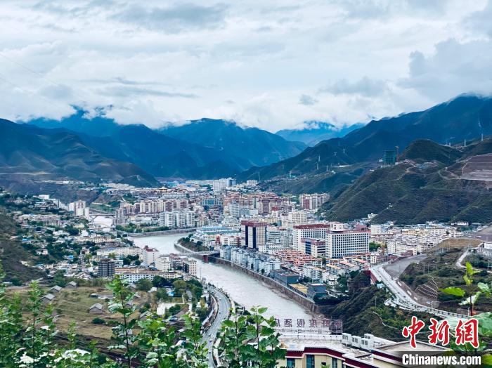 圖為“藏東明珠”昌都?！±罱瓕?攝