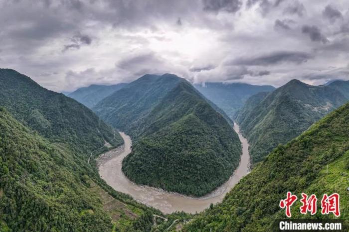 林多大拐彎。