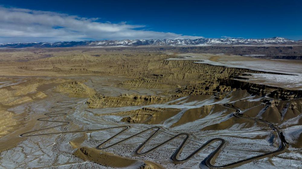 雪后扎達(dá)土林。金阿次仁攝