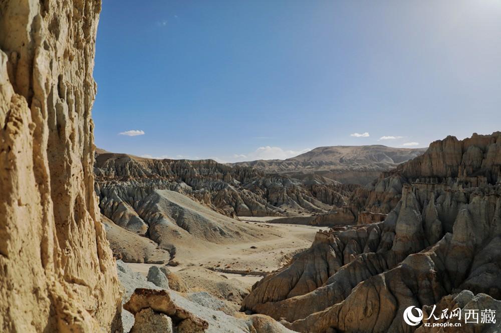 傍晚的札達(dá)土林。人民網(wǎng) 李海霞攝