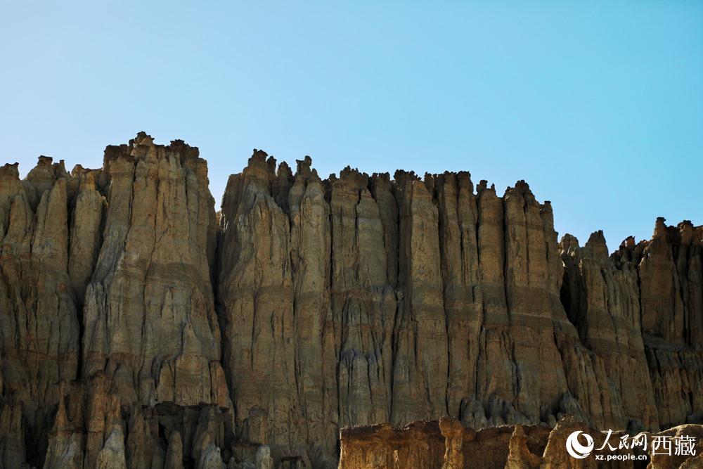 壯美的土林。人民網(wǎng) 李海霞攝