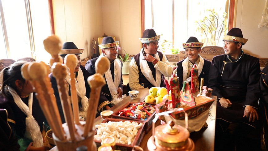 齊聚一堂，迎“古突”之夜。