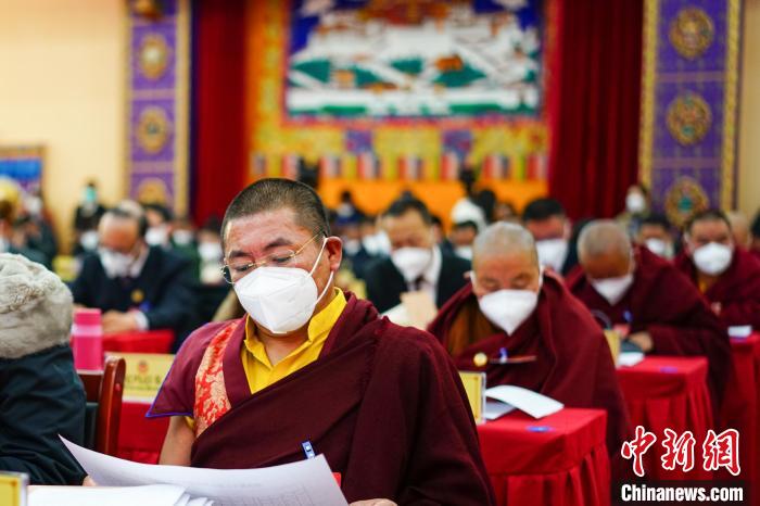 圖為宗教界委員參會建言資政?！〗w波 攝